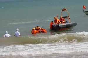 Chưa tìm thấy năm ngư dân bị tàu lạ tông chìm