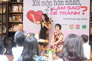 ‘Bom’ nổ chậm trong hôn nhân từ chuyện vặt