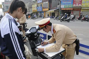 Học sinh vi phạm giao thông không bị thôi học