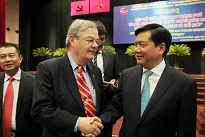 Bí thư Đinh La Thăng: ‘Không thể cái gì cũng đẩy lên Thủ tướng’