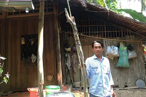 Công an xịt hơi cay vào dân… rồi vận động ‘đừng tố cáo’