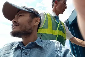 Đành tiễn đưa chàng dế Trần Lập…