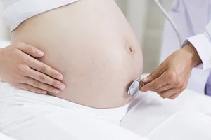 Cứu mẹ con sản phụ bị nhau tiền đạo cài răng lược