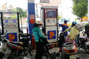 Chưa có câu trả lời vụ ‘móc túi’ xăng dầu 3.500 tỉ 