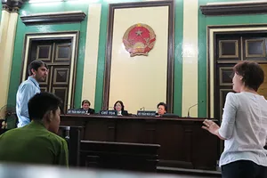 Giận vợ, đập phá đồ..., đi tù như chơi!