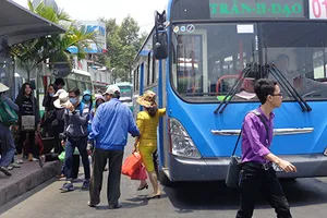 Sài Gòn sẽ hết xe buýt thải khói đen