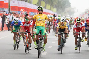 Giải xe đạp Cúp TH - Tôn Đông Á 2016: Nguyễn Thành Tâm vẫn chưa có đối thủ 