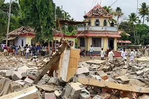 Đền thờ bắn pháo hoa trái phép làm chết 110 người