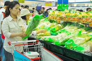 Thượng đế 'tiện đâu ăn đó', làm sao đòi thực phẩm sạch?