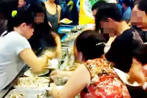 Xóa hình ảnh xấu xí của du khách Việt