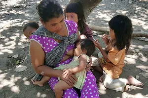 Bảy đứa trẻ ‘người rừng’ vướng lời nguyền của mẹ