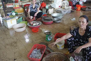 Nhà của Formosa, mình muốn vào thì phải thông báo chứ