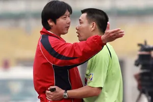 Mặc ‘áo giáp’ cho trọng tài