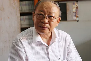 Phó giáo sư kiện đòi 1.000 đồng danh dự