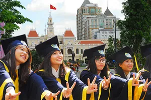 Thống nhất lòng người để phát triển