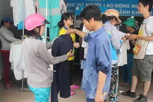 Cầm 2.000 đồng đi mua ‘hạnh phúc’