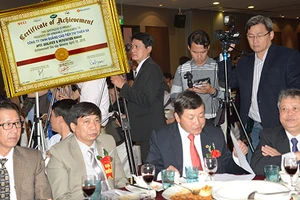 Chứng nhận ‘Giải thưởng APEC’ là tờ giấy lộn?