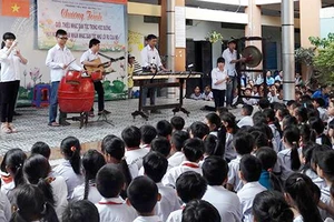 Nhóm nhạc đặc biệt của nghệ sĩ Linh Trung