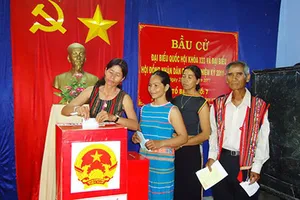 Cuộc thi công dân và bầu cử kỳ 4: Ngại gì mà không nhanh tay rinh thưởng!