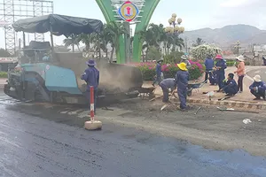 Quốc lộ ngàn tỉ lún: Sửa xong chắc sẽ... hư tiếp