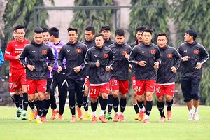 HLV Hữu Thắng chạy đua với chỉ tiêu vàng