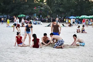 Xả rác tại bãi biển bị phạt tới 200.000 đồng