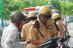 Từ 1-8, tăng nặng mức phạt giao thông