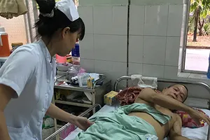 Bế tắc, ông cụ ba lần tự tử không thành ở bệnh viện