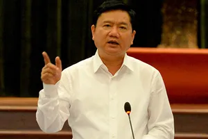 Bí thư Đinh La Thăng: ‘Cái gì bớt được thì bớt, bỏ được thì bỏ...’