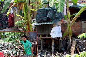 Con rạch hóa thành ‘nền đất’