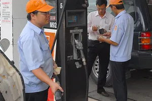 Người mua xăng thiệt vì thuế bất hợp lý?