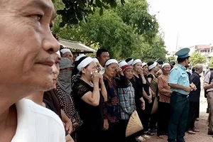 Quê nhà nghẹn lòng đón Đại tá Khải