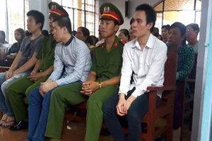 Lại trả hồ sơ vụ ‘chiếc áo đỏ oan nghiệt’