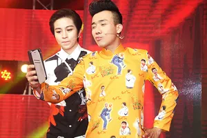 Vừa làm thí sinh đã thành giám khảo 