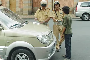 ‘Dùng mắt phạt được lỗi vỏ mòn, đèn mờ’