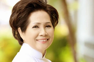 Ông hoàng bolero Trúc Phương được trao nốt Sol vàng