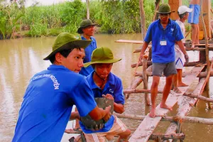 Sinh viên tình nguyện: Đừng chết vì thiếu hiểu biết!