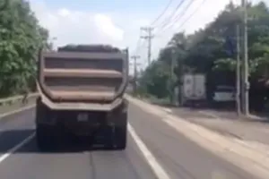 Ức chế vì ‘xe rùa’ trên quốc lộ 20 