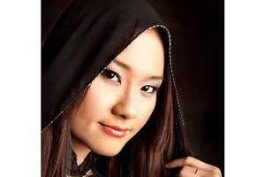 Hoa hậu trao thư tình cho rocker 