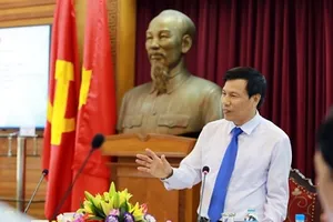 Bộ trưởng VH-TT&DL: ‘Bộ đang chạy theo những sự vụ, tầm thường’