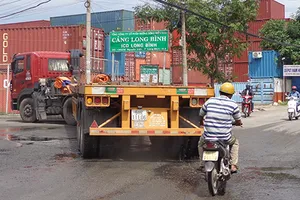 Chưa giao được bến cảng cho các địa phương?