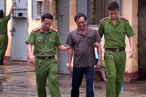 Hành trình bỏ trốn của kẻ cướp có súng AK