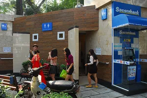 Nhà hàng, khách sạn có nên miễn phí cho khách đi vệ sinh?