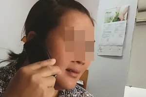 Thư ký tòa nói gì việc chồng nhận tiền ‘chạy án’?