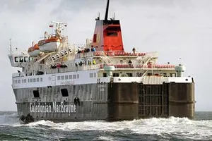 Châu Âu tăng cường an ninh tại sân bay và tàu phà