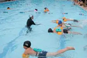 Gò Vấp: Học sinh lớp 3 được học bơi miễn phí