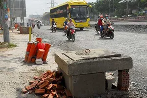 Nhà dân ngập vì nâng đường, ai chịu trách nhiệm? 