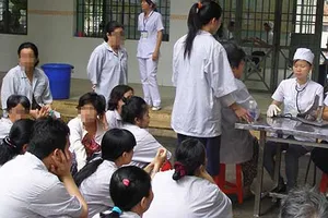 Bỏ chồng theo… rượu