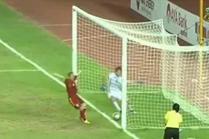 Ai đánh cắp ngôi hậu của tuyển nữ VN? 