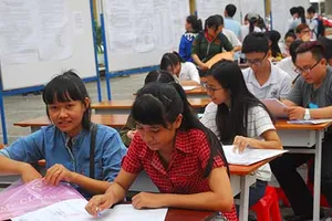 Chớ chủ quan với điểm sàn xét tuyển thấp